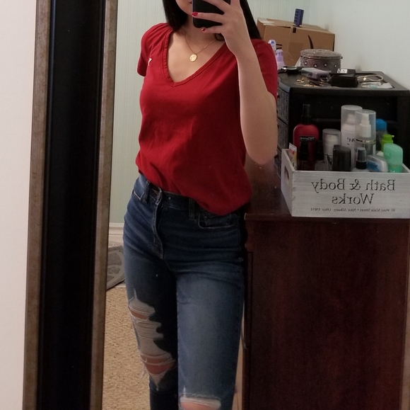 2/$30 ABERCROMBIE & FITCH Icon Tees - Picture 3 of 6